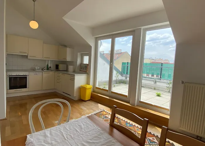 Luxury Penthouse Near Metro, Train Station And 15 Mins Center * Vídeň