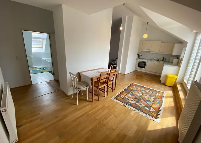 Luxury Penthouse Near Metro, Train Station And 15 Mins Center Apartmán *