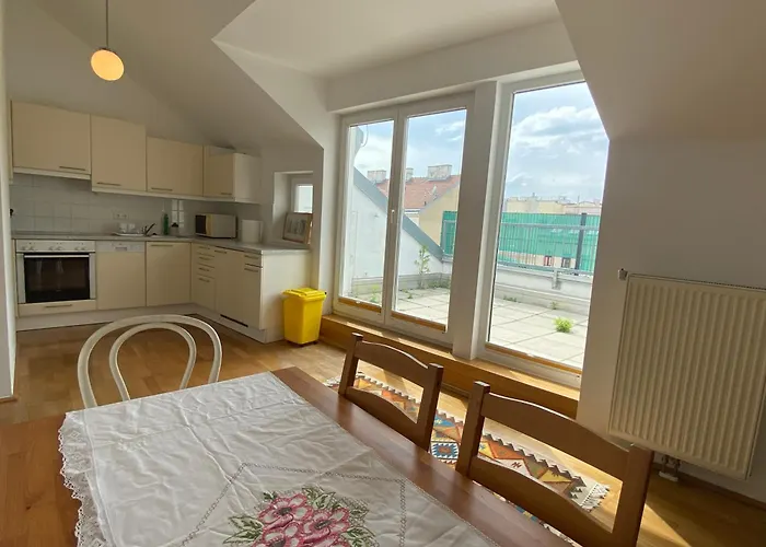 Apartmán Luxury Penthouse Near Metro, Train Station And 15 Mins Center Vídeň